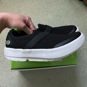 Oofos OOmg shoes post recovery active shoes